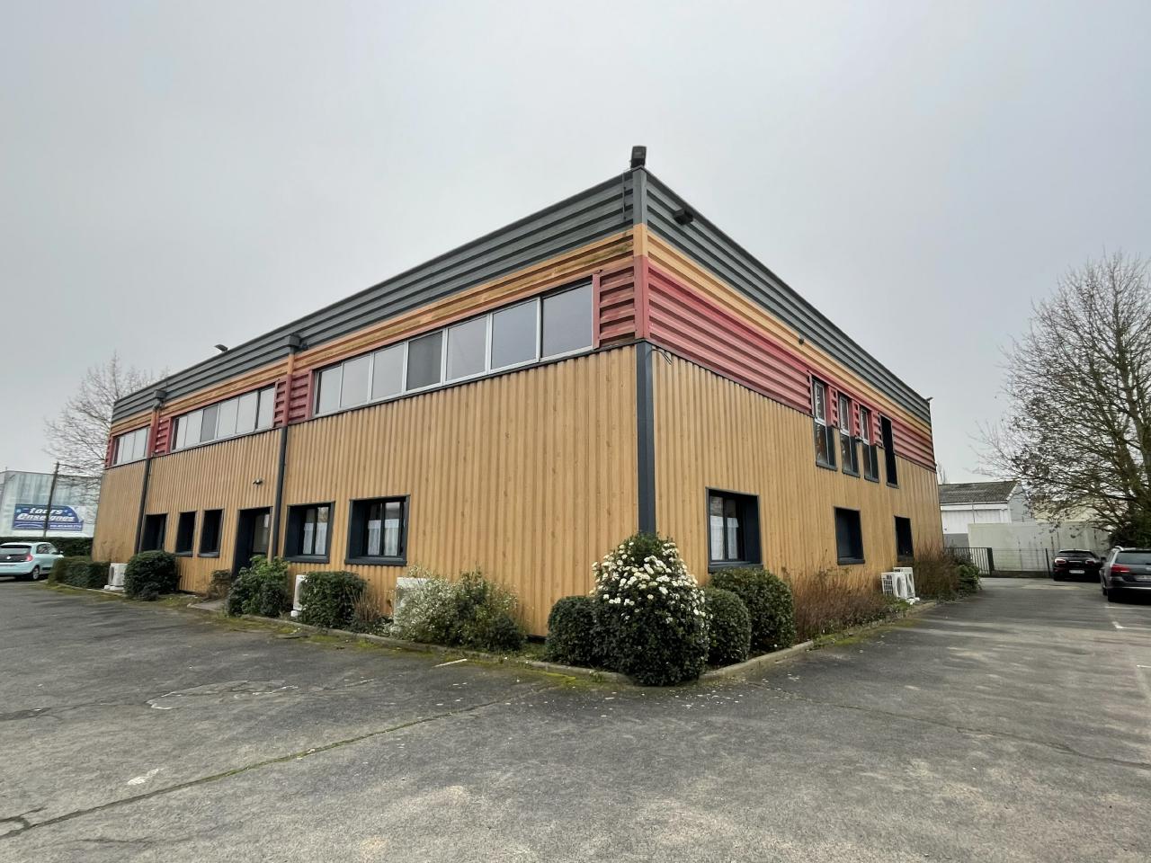 Bureau Saint-Pierre-des-Corps 340m² Location bureau Saint-Pierre-des-Corps Indre-et-Loire OLBUR2420620 2